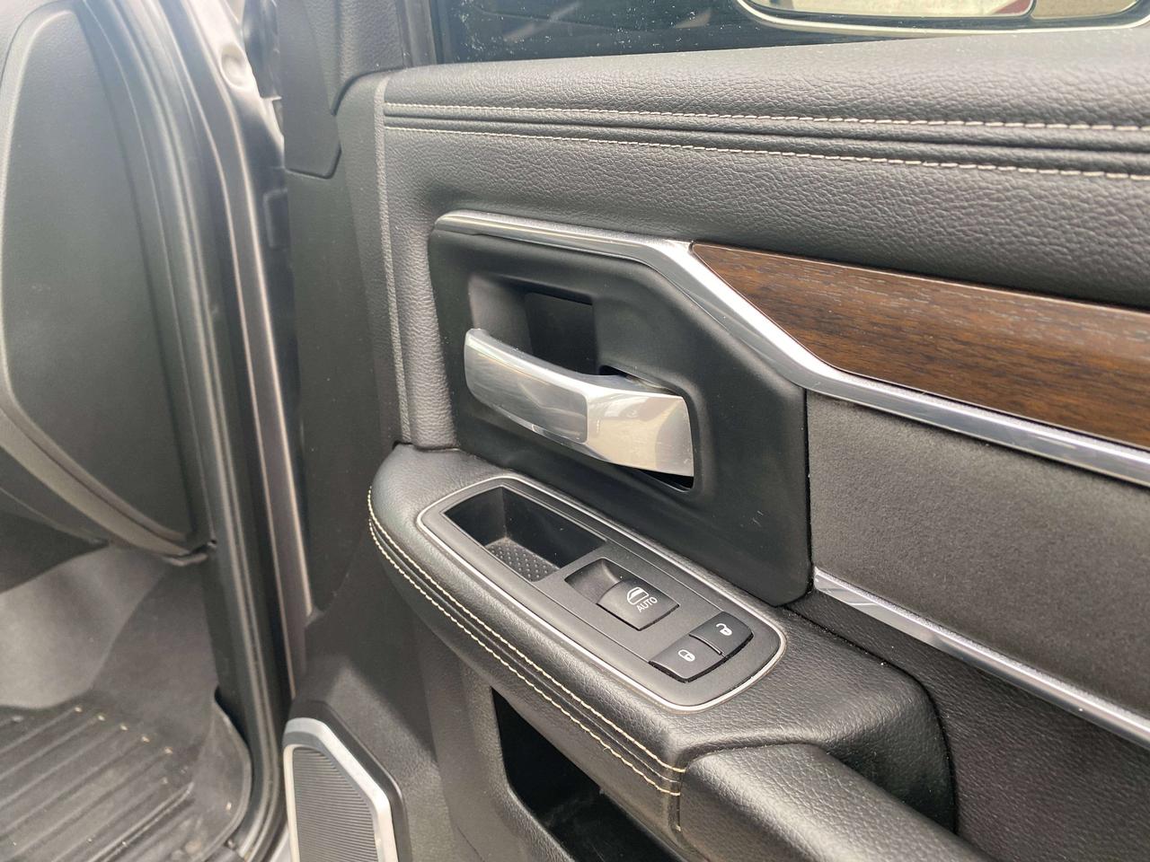 2022 RAM 2500 LARAMIE, CLEAN CARFAX, REMOTE START, LEATHER! Photo