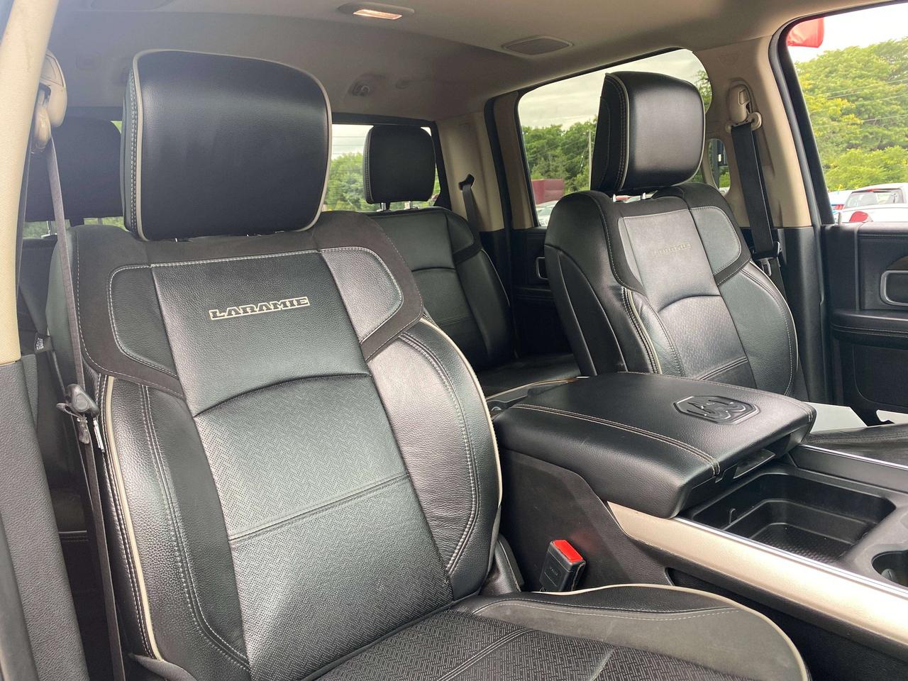 2022 RAM 2500 LARAMIE, CLEAN CARFAX, REMOTE START, LEATHER! Photo