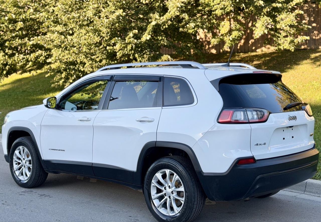 2019 Jeep Cherokee Latitude 4WD Photo
