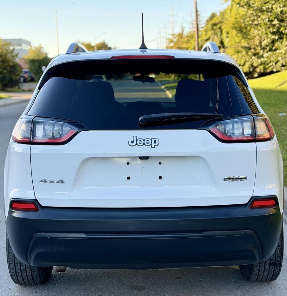 2019 Jeep Cherokee Latitude 4WD Photo