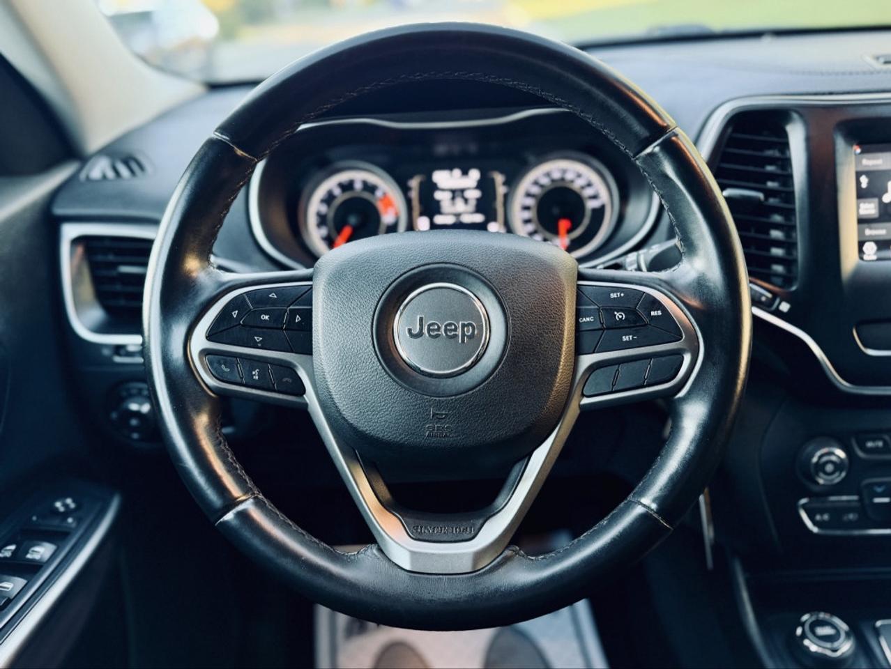 2019 Jeep Cherokee Latitude 4WD Photo