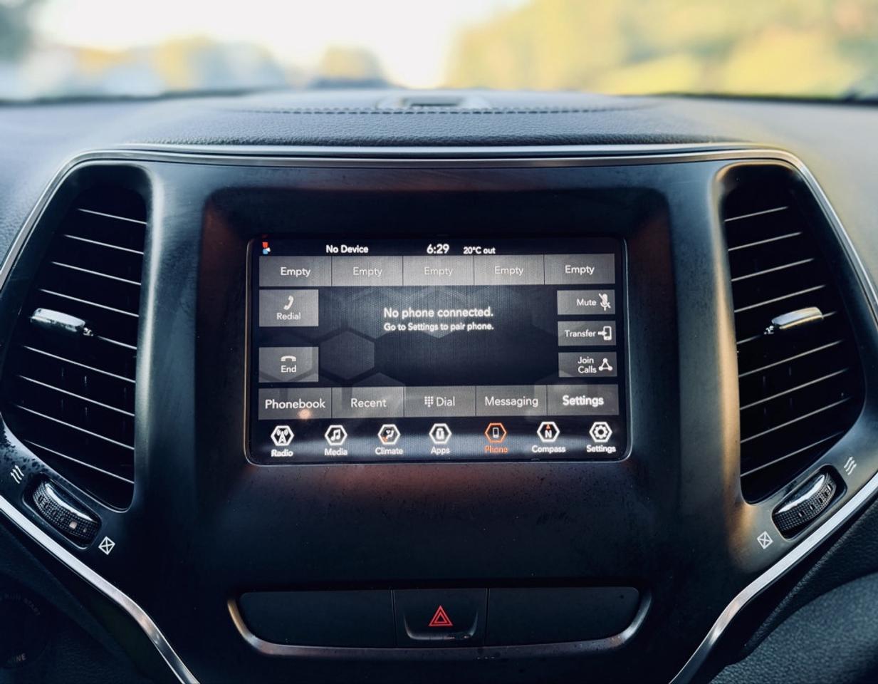 2019 Jeep Cherokee Latitude 4WD Photo
