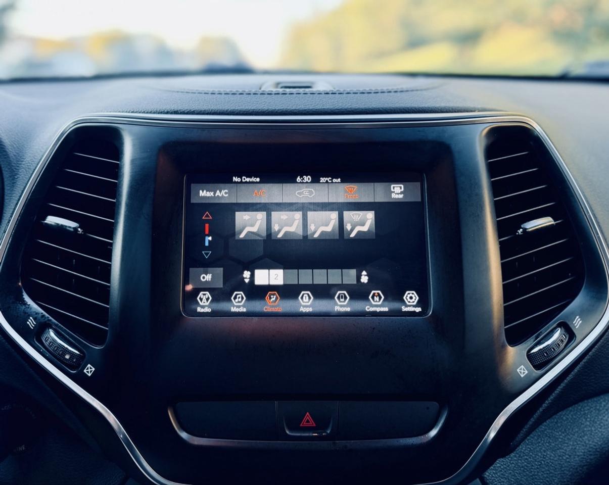 2019 Jeep Cherokee Latitude 4WD Photo