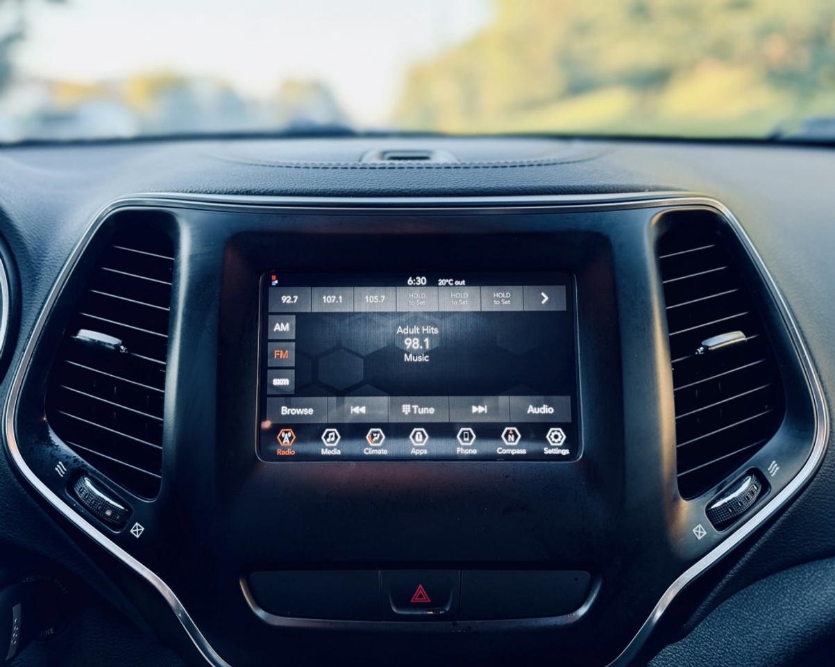 2019 Jeep Cherokee Latitude 4WD Photo