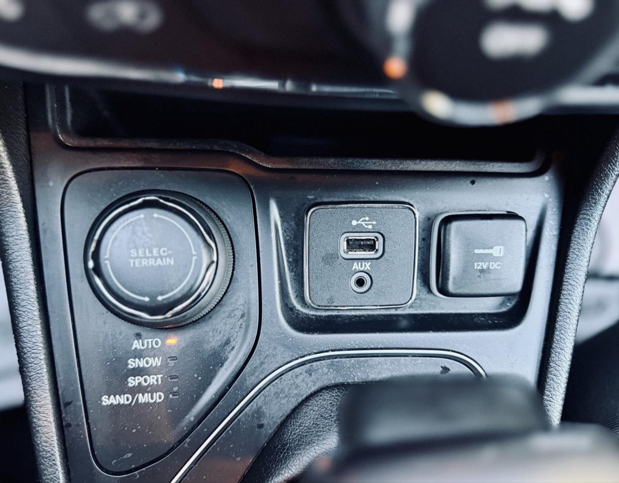 2019 Jeep Cherokee Latitude 4WD Photo