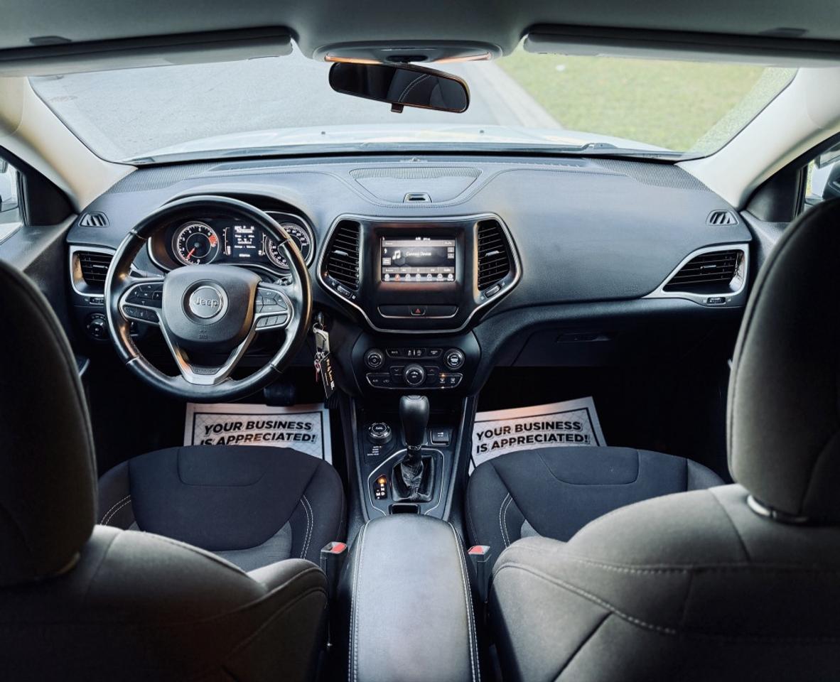 2019 Jeep Cherokee Latitude 4WD Photo
