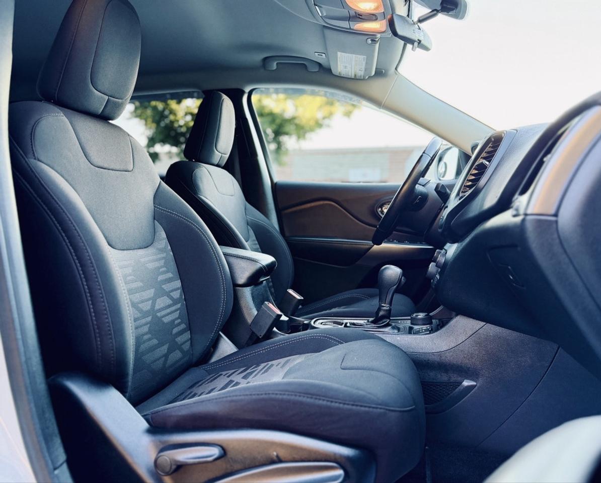 2019 Jeep Cherokee Latitude 4WD Photo
