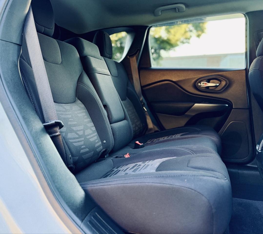2019 Jeep Cherokee Latitude 4WD Photo