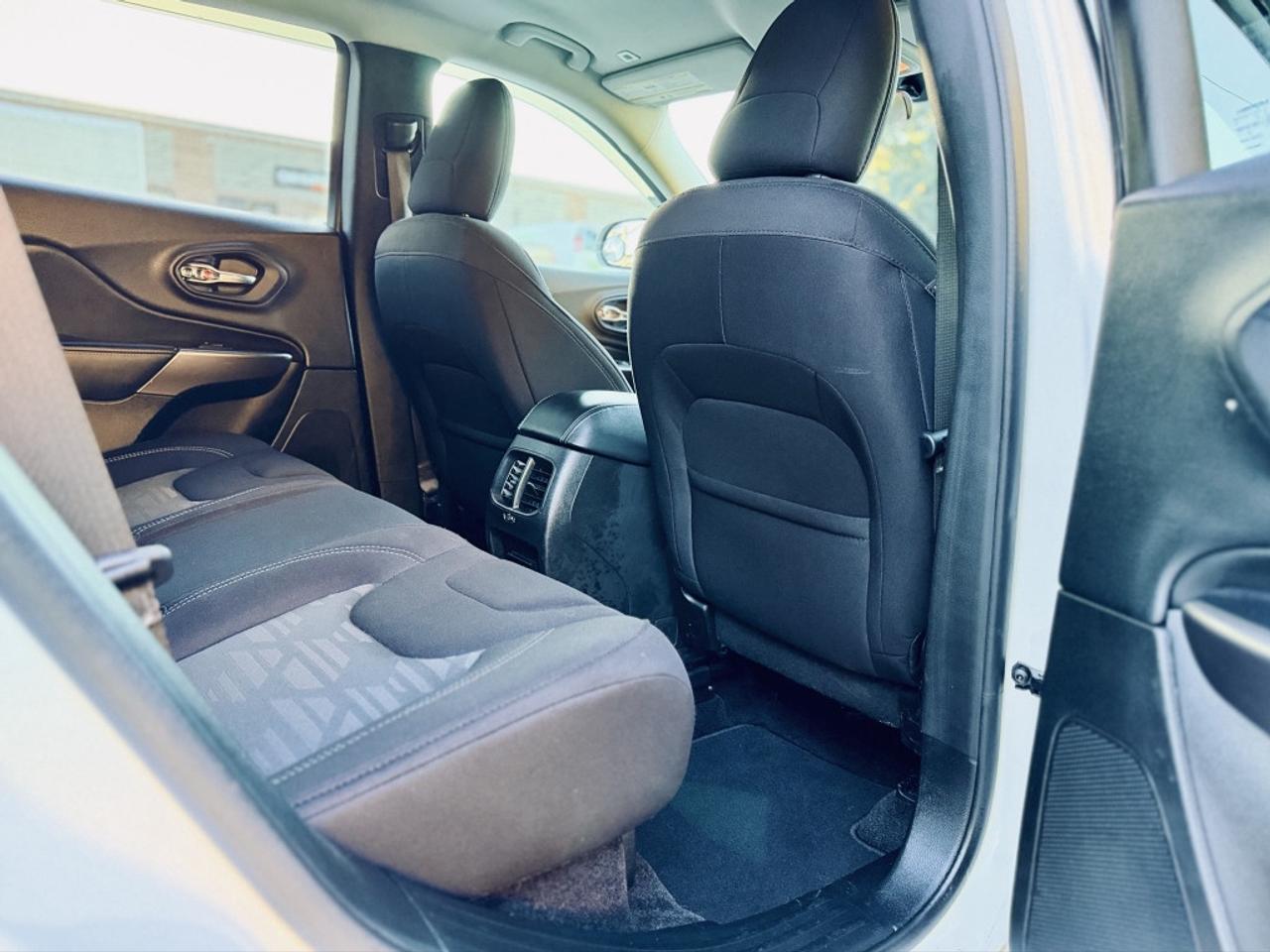 2019 Jeep Cherokee Latitude 4WD Photo