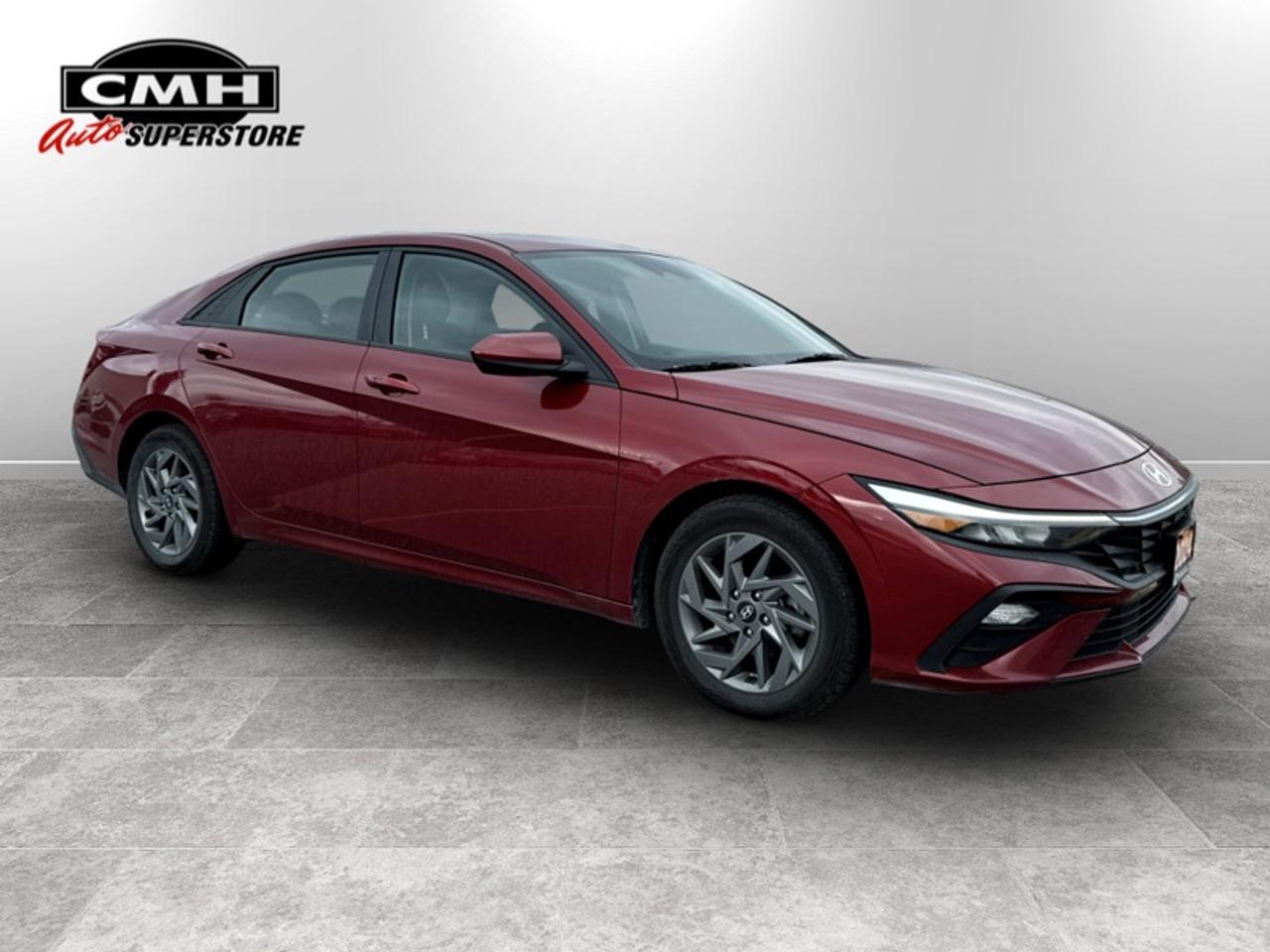 2024 Hyundai Elantra Preferred IVT  **CLEAN CARFAX** Photo