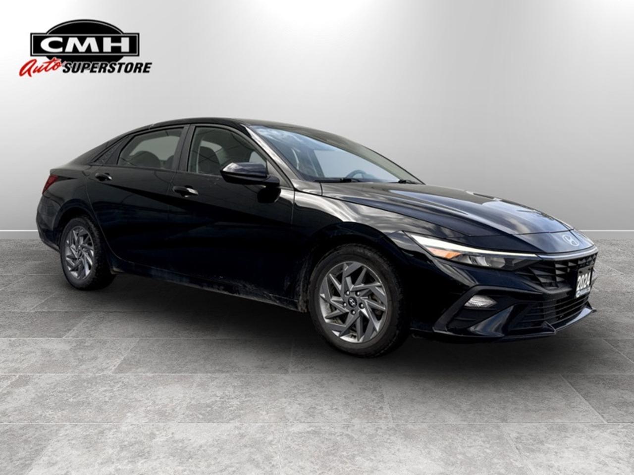 2024 Hyundai Elantra Preferred IVT  **CLEAN CARFAX** Photo