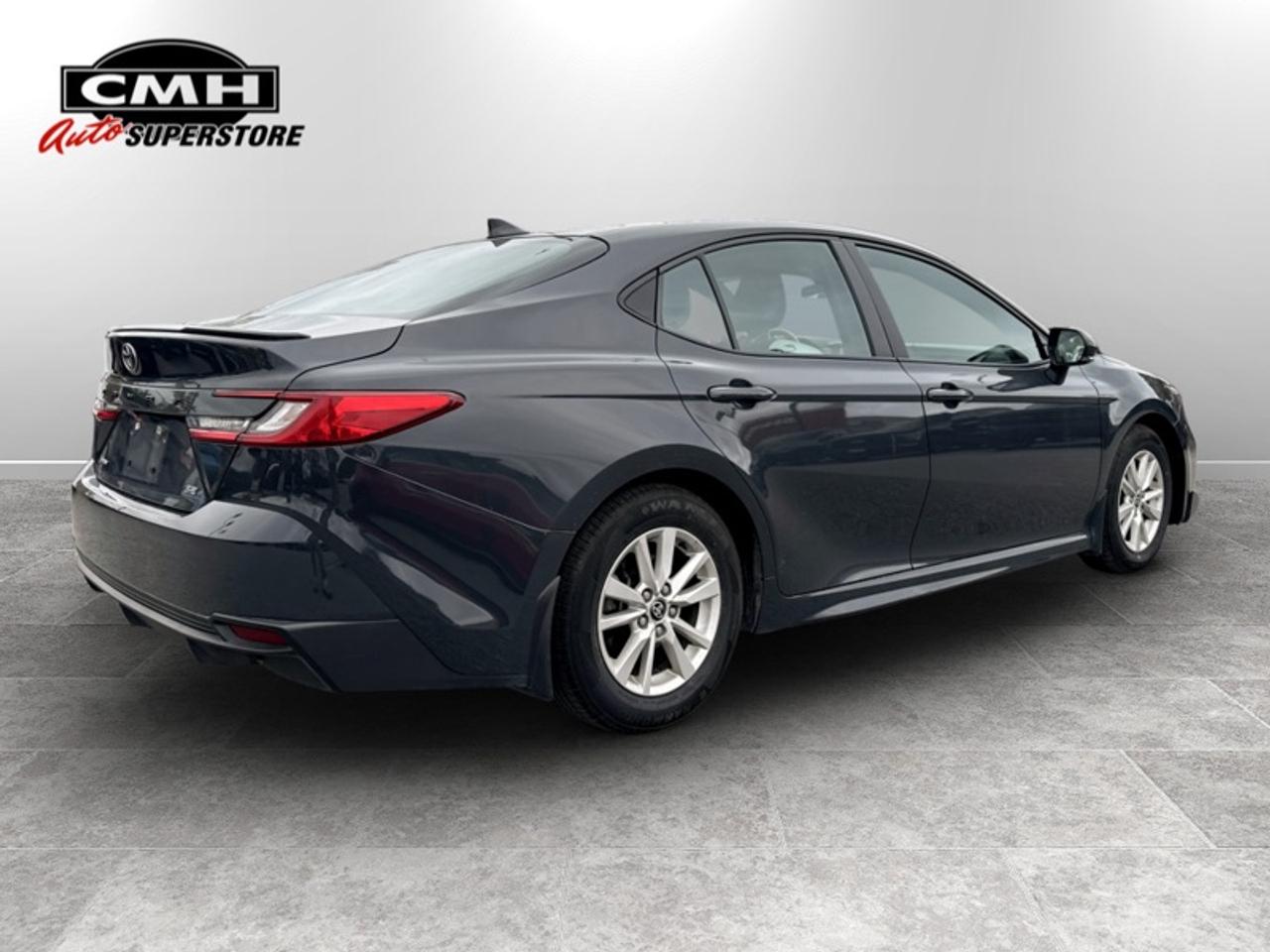 2025 Toyota Camry SE  **HYBRID** Photo