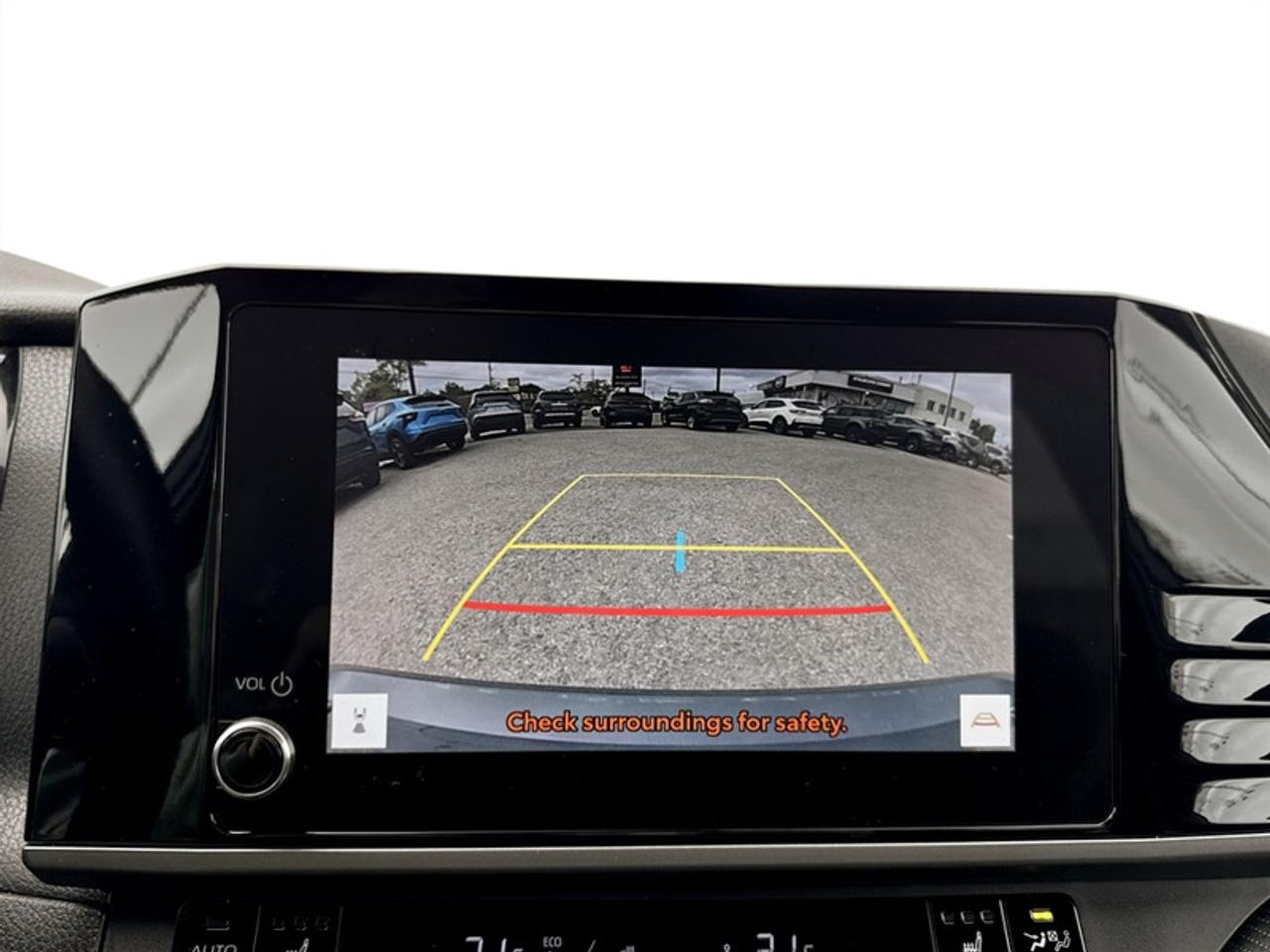 2025 Toyota Camry SE  **HYBRID** Photo