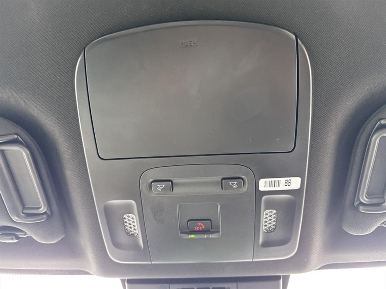 2025 Toyota Camry SE  **HYBRID** Photo