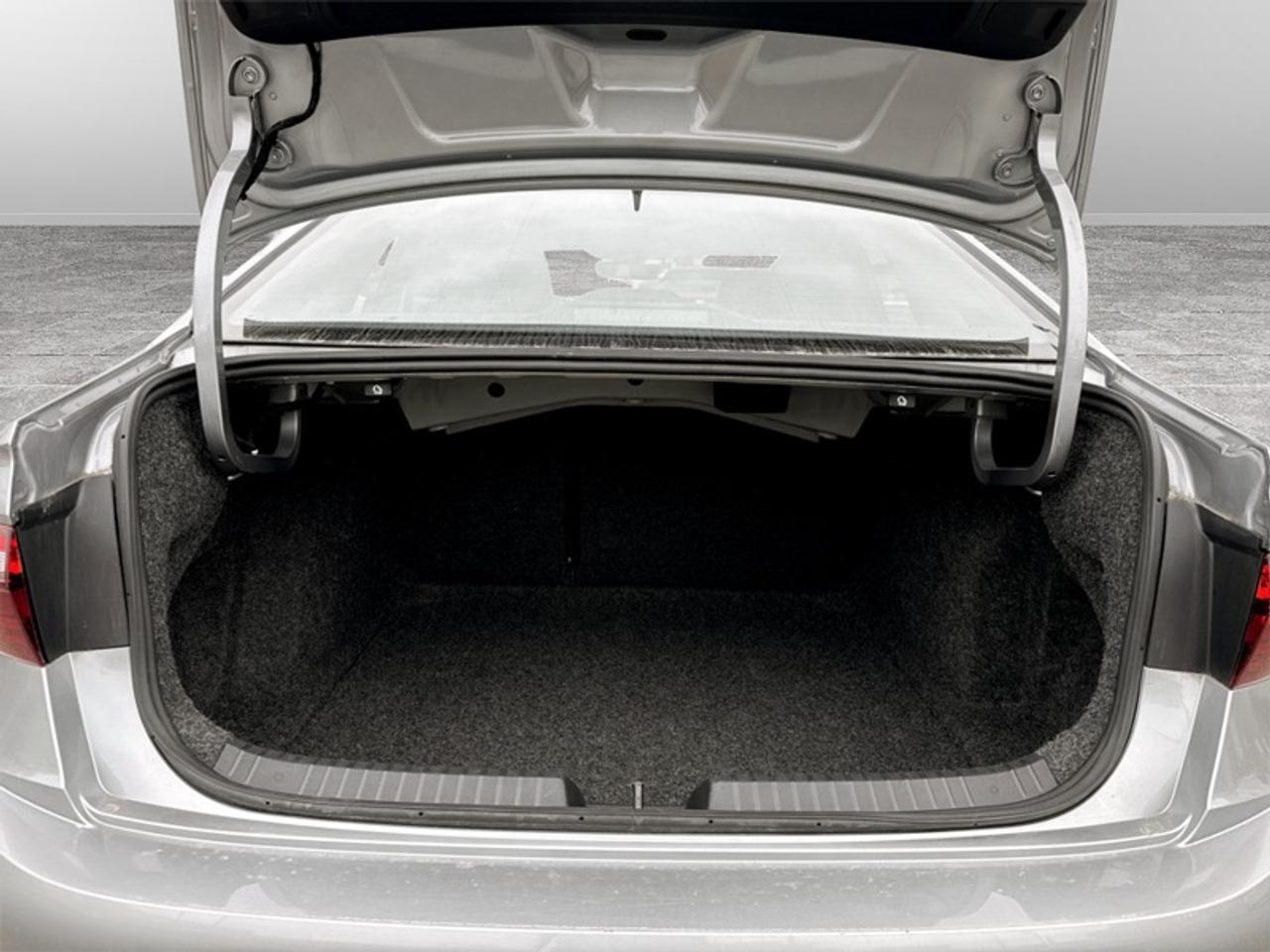 2025 Volkswagen Jetta Comfortline  **CLEAN CARFAX** Photo