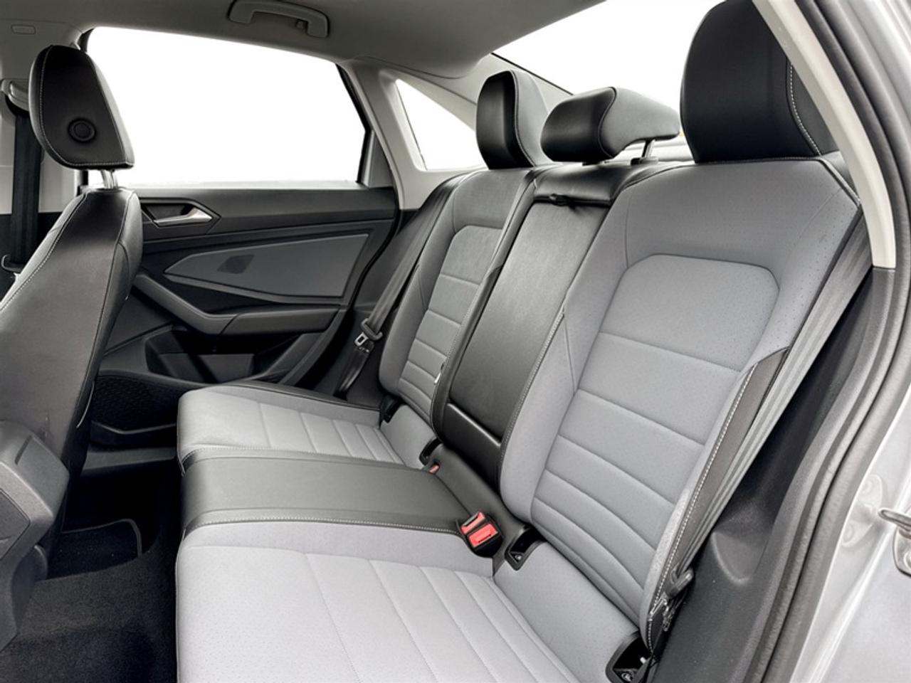 2025 Volkswagen Jetta Comfortline  **CLEAN CARFAX** Photo