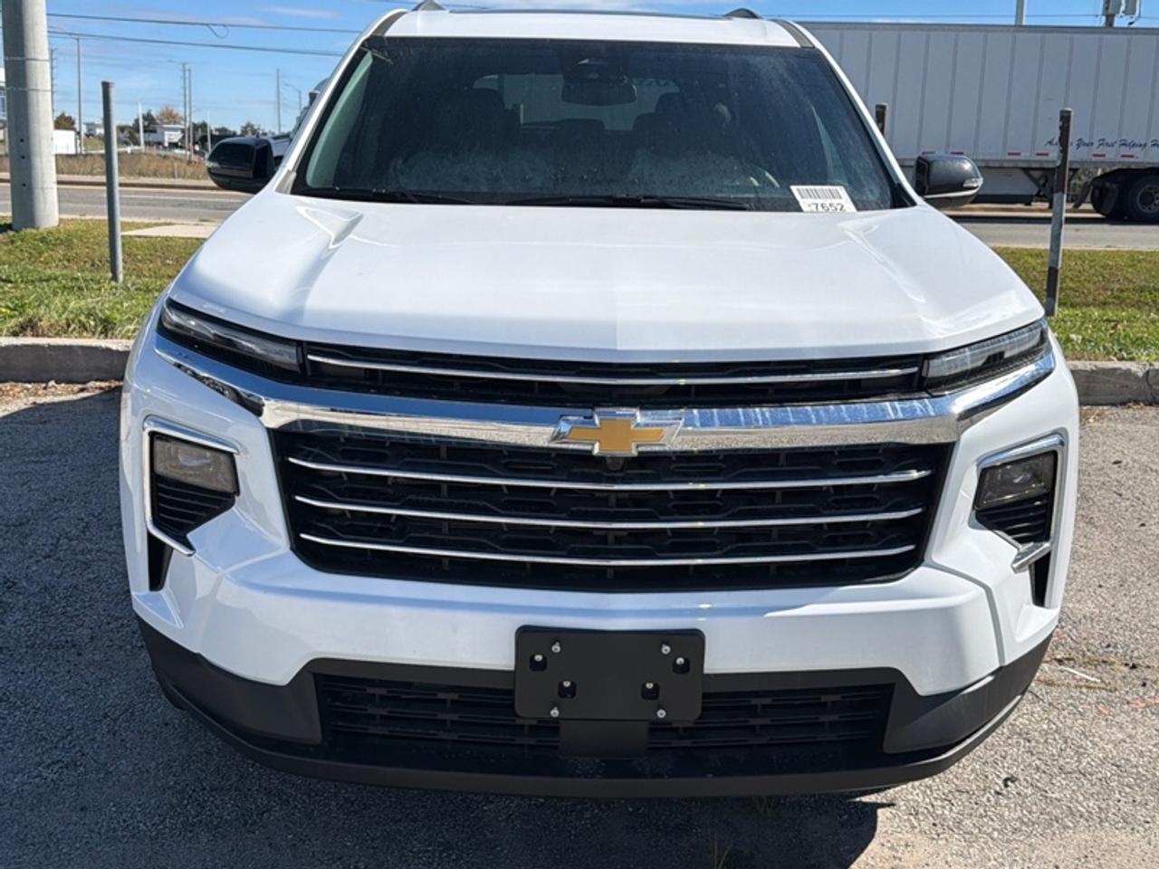 2027 Chevrolet Traverse LT Photo1