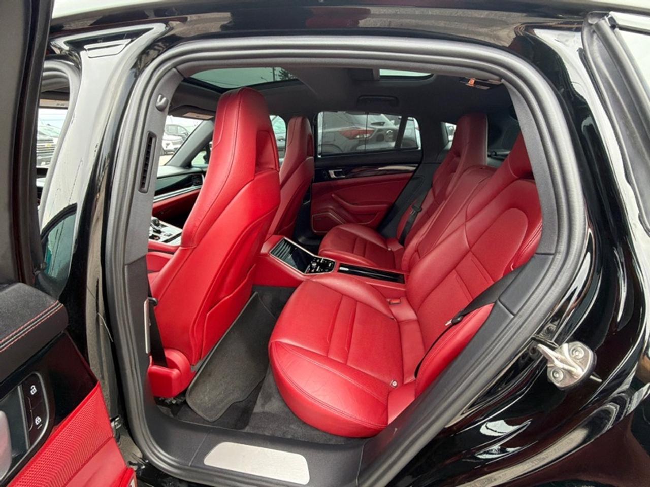 2021 Porsche Panamera 4 AWD Photo