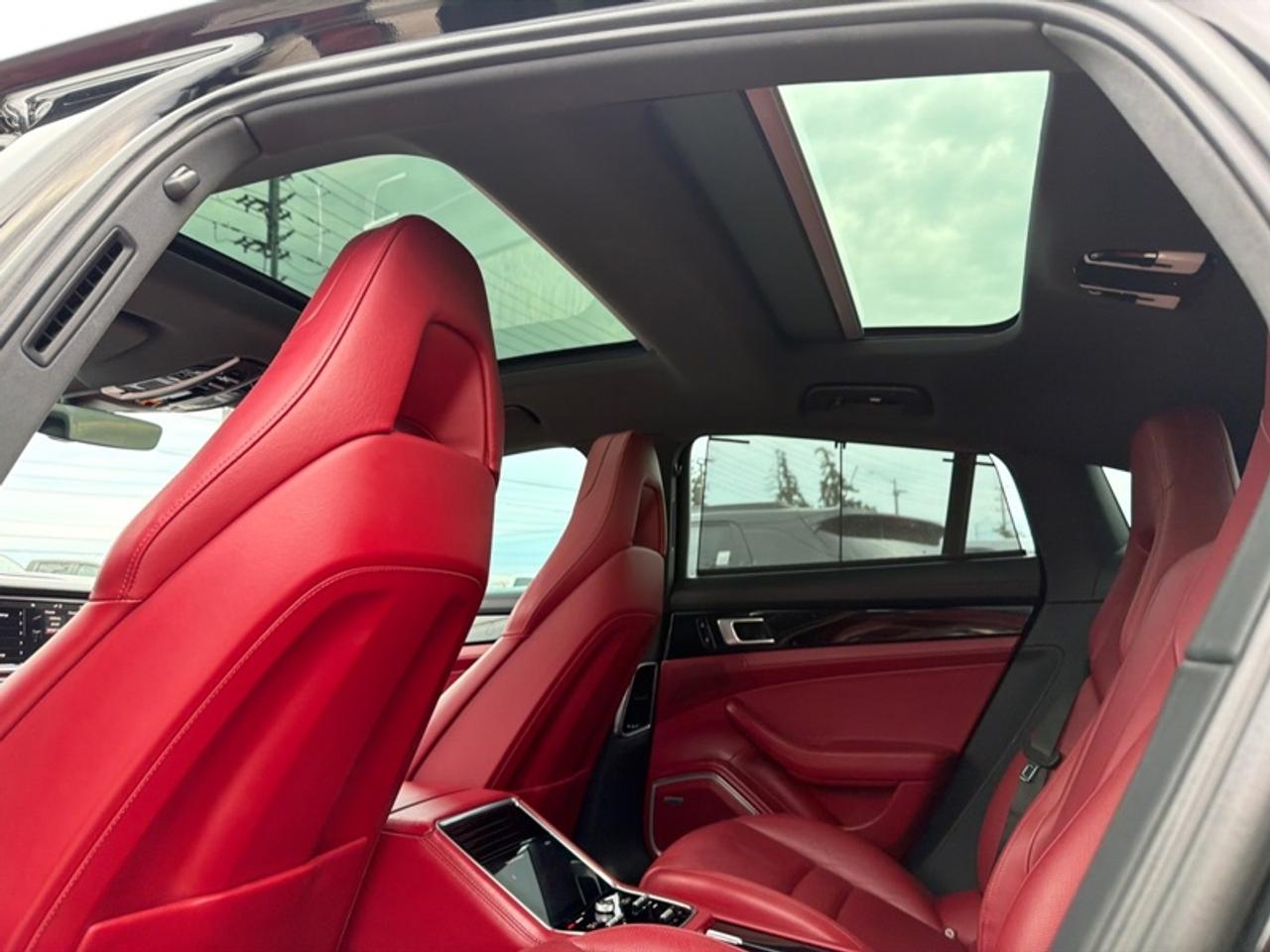 2021 Porsche Panamera 4 AWD Photo
