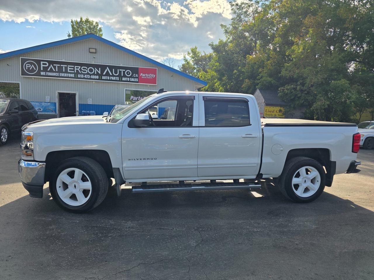 2018 Chevrolet Silverado 1500 LT Photo1