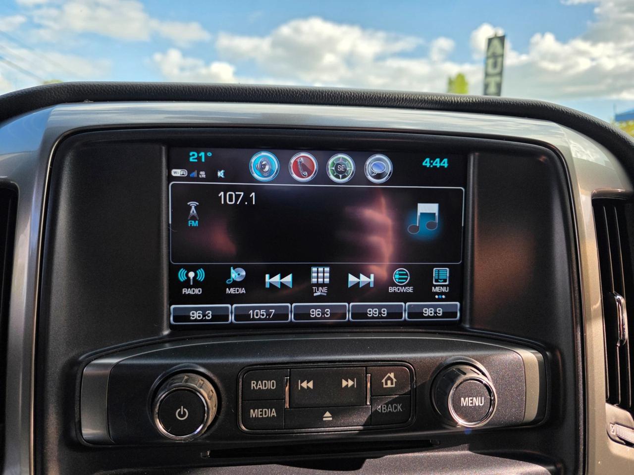 2018 Chevrolet Silverado 1500 LT Photo