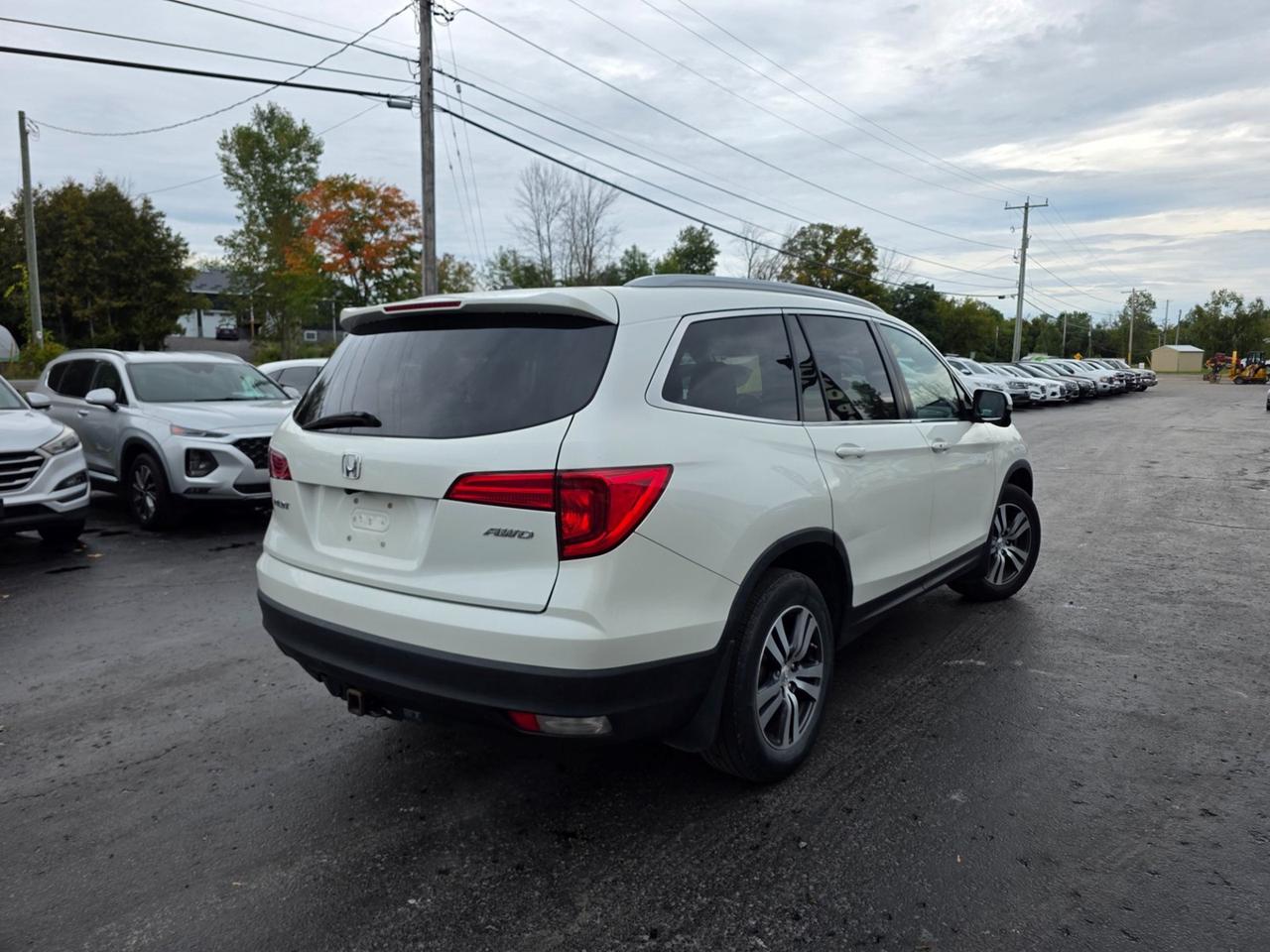 2017 Honda Pilot EX-L Photo4