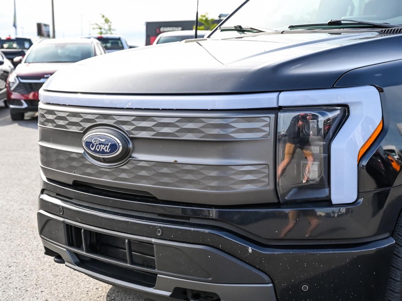 2023 Ford F-150 Lightning Lariat Photo