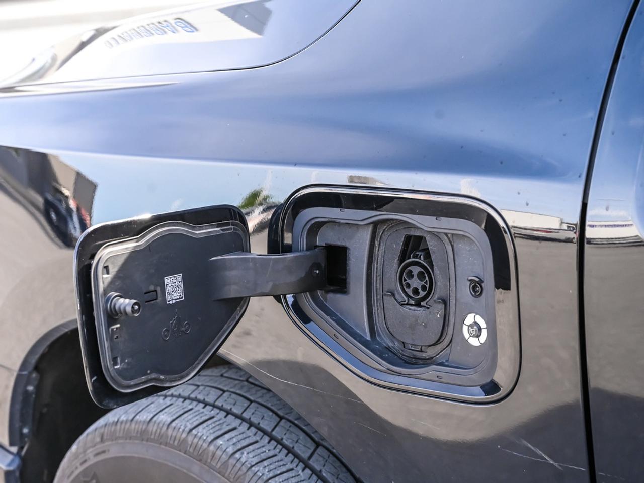 2023 Ford F-150 Lightning Lariat Photo
