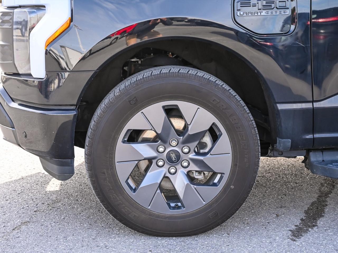 2023 Ford F-150 Lightning Lariat Photo