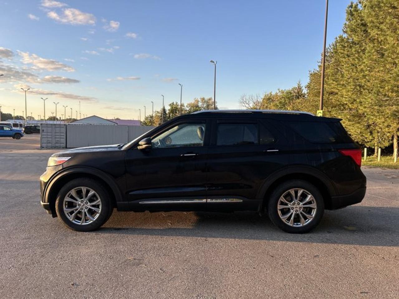 2021 Ford Explorer Limited 4WD | No Accidents | Leather Seats | Heated Steering Photo