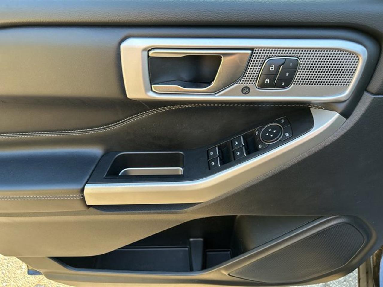 2021 Ford Explorer Limited 4WD | No Accidents | Leather Seats | Heated Steering Photo
