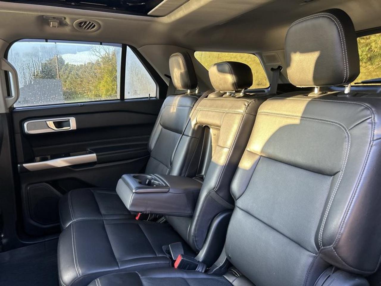 2021 Ford Explorer Limited 4WD | No Accidents | Leather Seats | Heated Steering Photo