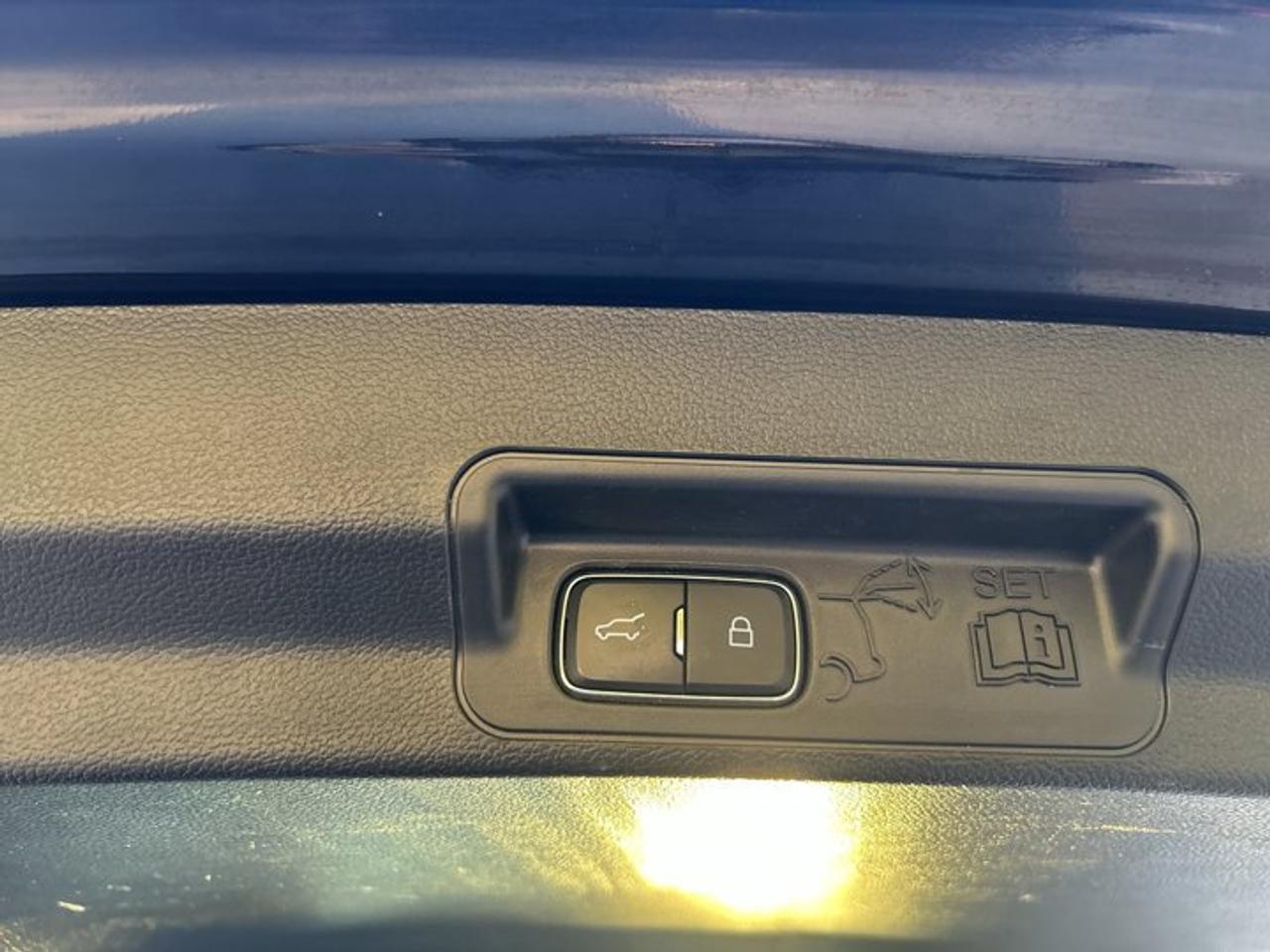 2021 Ford Explorer Limited 4WD | No Accidents | Leather Seats | Heated Steering Photo