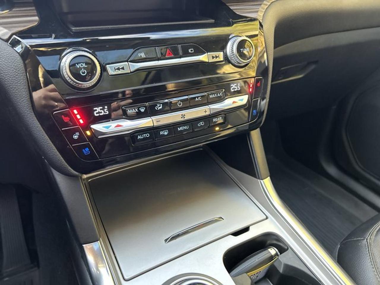 2021 Ford Explorer Limited 4WD | No Accidents | Leather Seats | Heated Steering Photo
