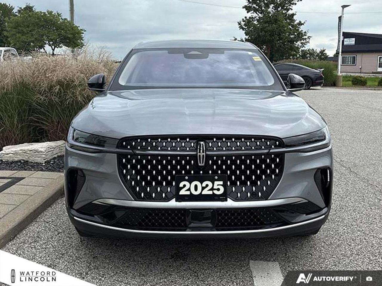 2025 Lincoln Nautilus Premiere AWD Photo5