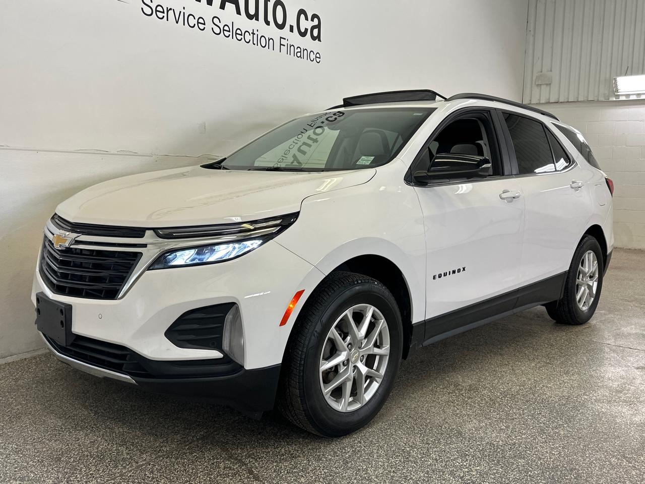 2022 Chevrolet Equinox LT/AWD/PANOROOF/REM START/HEATED SEATS/1 OWNER LEASE RETURN! Photo