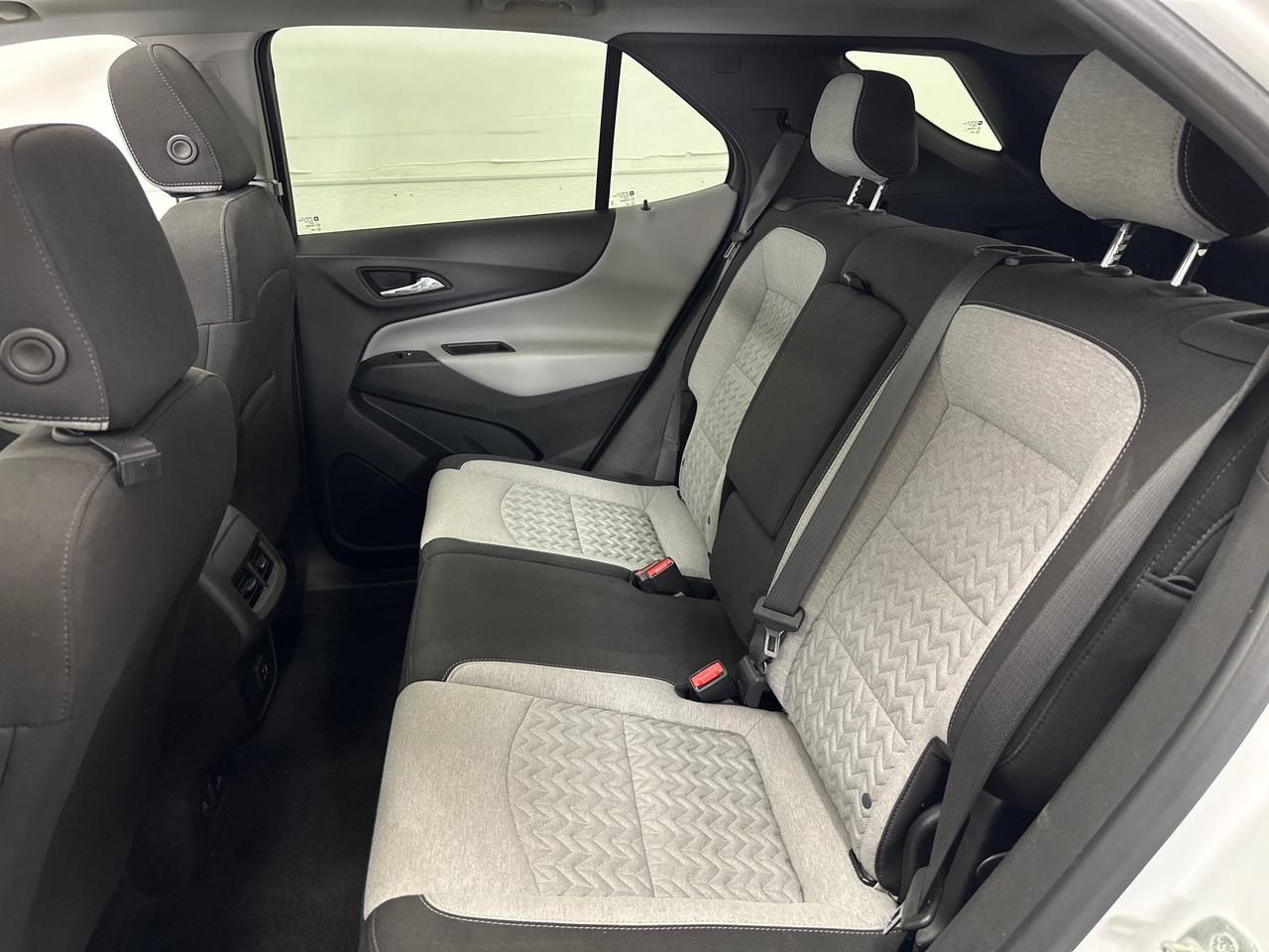 2022 Chevrolet Equinox LT/AWD/PANOROOF/REM START/HEATED SEATS/1 OWNER LEASE RETURN! Photo