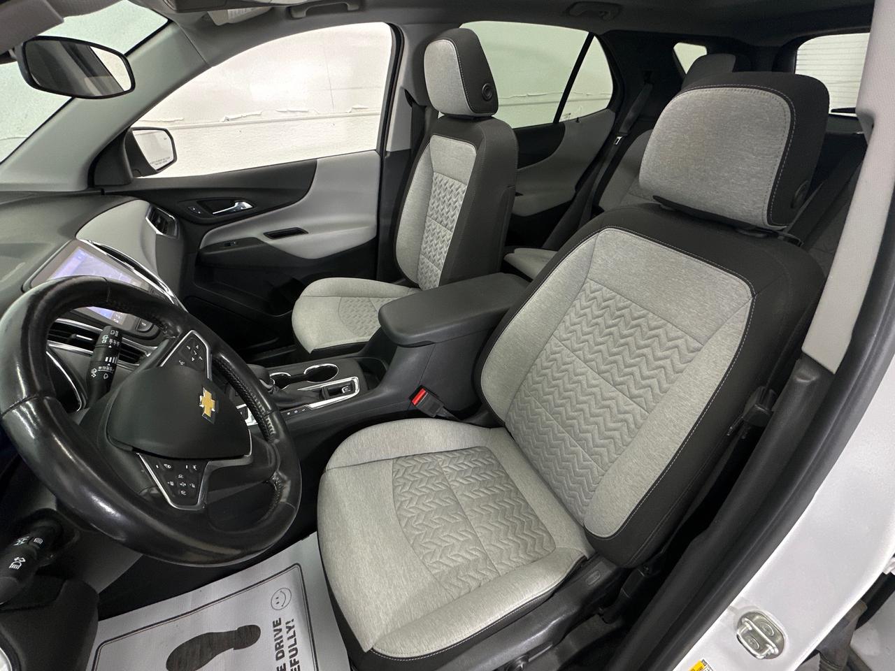 2022 Chevrolet Equinox LT/AWD/PANOROOF/REM START/HEATED SEATS/1 OWNER LEASE RETURN! Photo