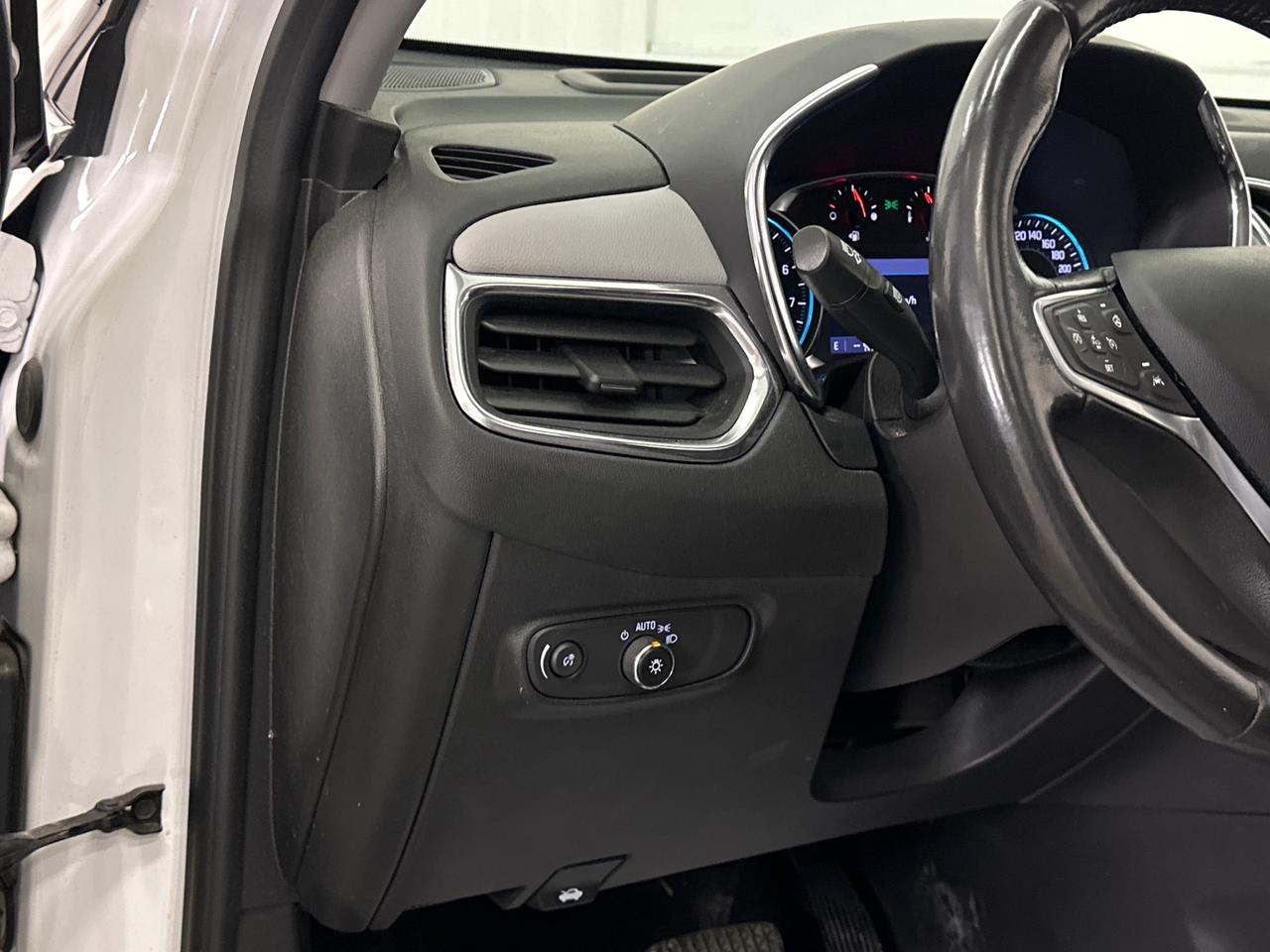 2022 Chevrolet Equinox LT/AWD/PANOROOF/REM START/HEATED SEATS/1 OWNER LEASE RETURN! Photo