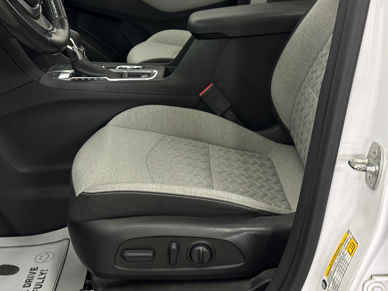 2022 Chevrolet Equinox LT/AWD/PANOROOF/REM START/HEATED SEATS/1 OWNER LEASE RETURN! Photo