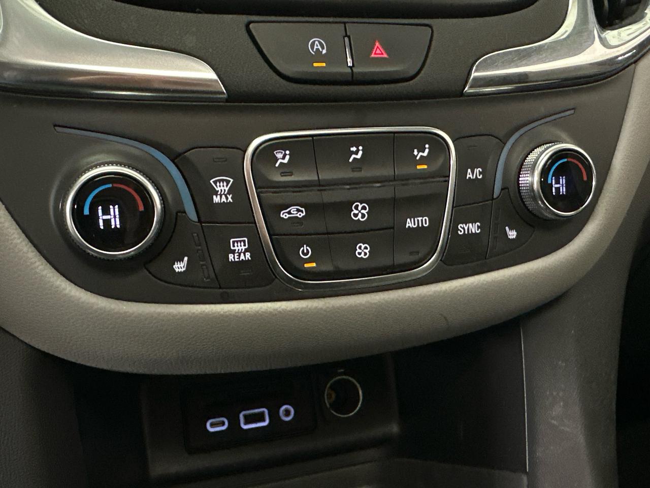 2022 Chevrolet Equinox LT/AWD/PANOROOF/REM START/HEATED SEATS/1 OWNER LEASE RETURN! Photo