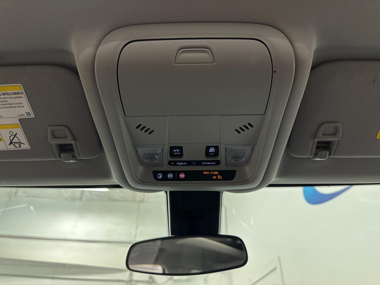 2022 Chevrolet Equinox LT/AWD/PANOROOF/REM START/HEATED SEATS/1 OWNER LEASE RETURN! Photo