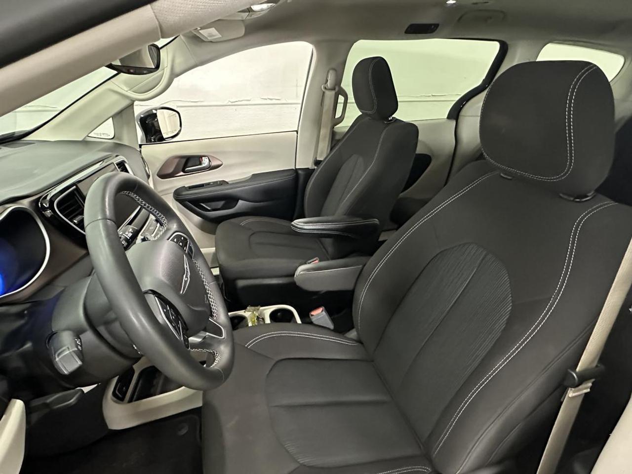 2024 Dodge Grand Caravan SXT/DUAL SLIDERS/NAVIGATION/PWR GATE! Photo