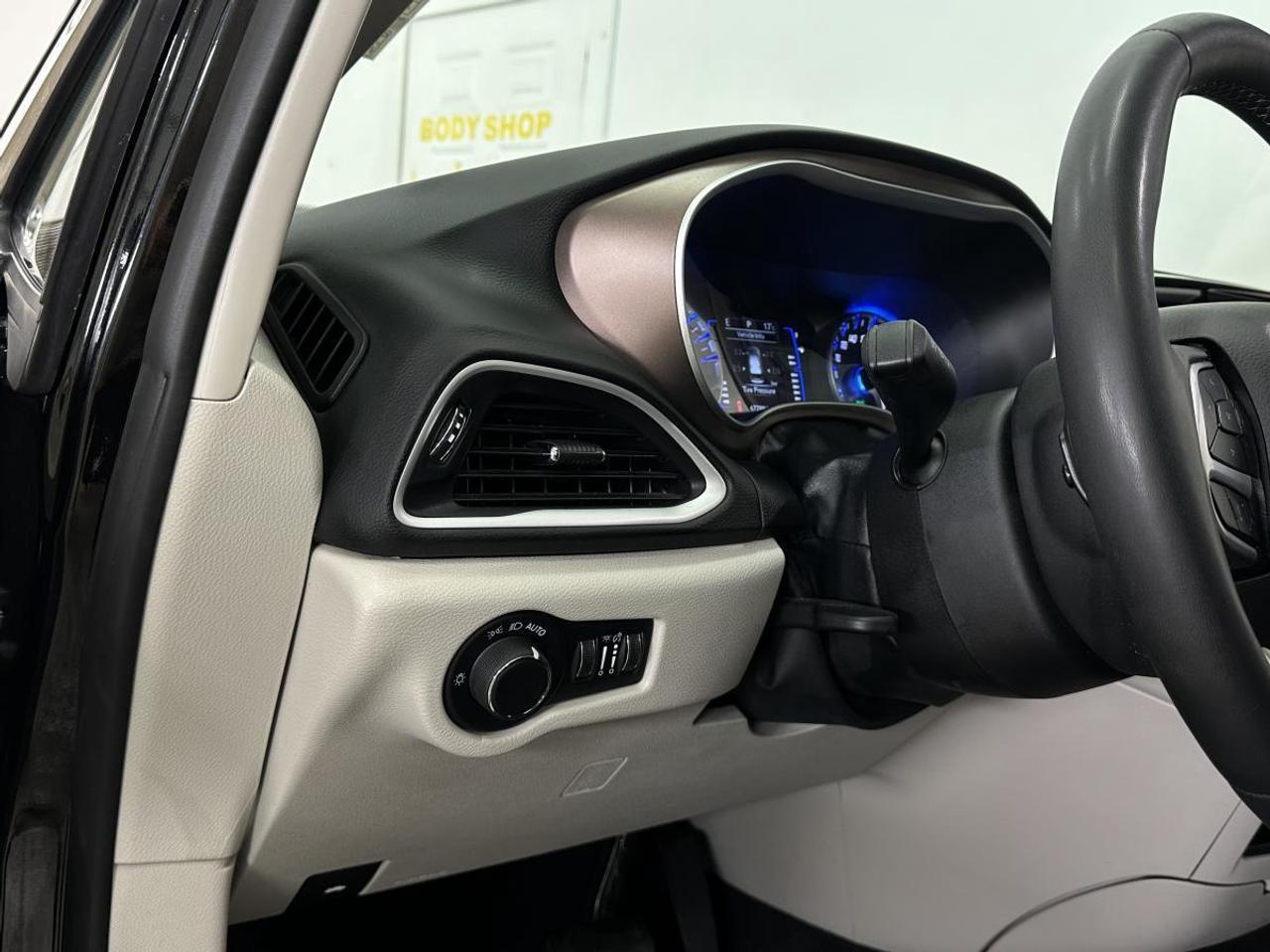 2024 Dodge Grand Caravan SXT/DUAL SLIDERS/NAVIGATION/PWR GATE! Photo