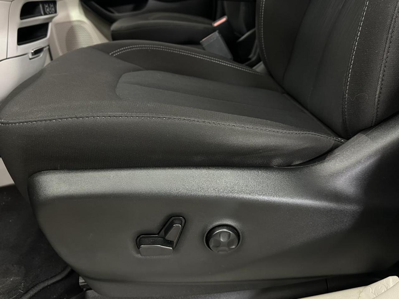 2024 Dodge Grand Caravan SXT/DUAL SLIDERS/NAVIGATION/PWR GATE! Photo