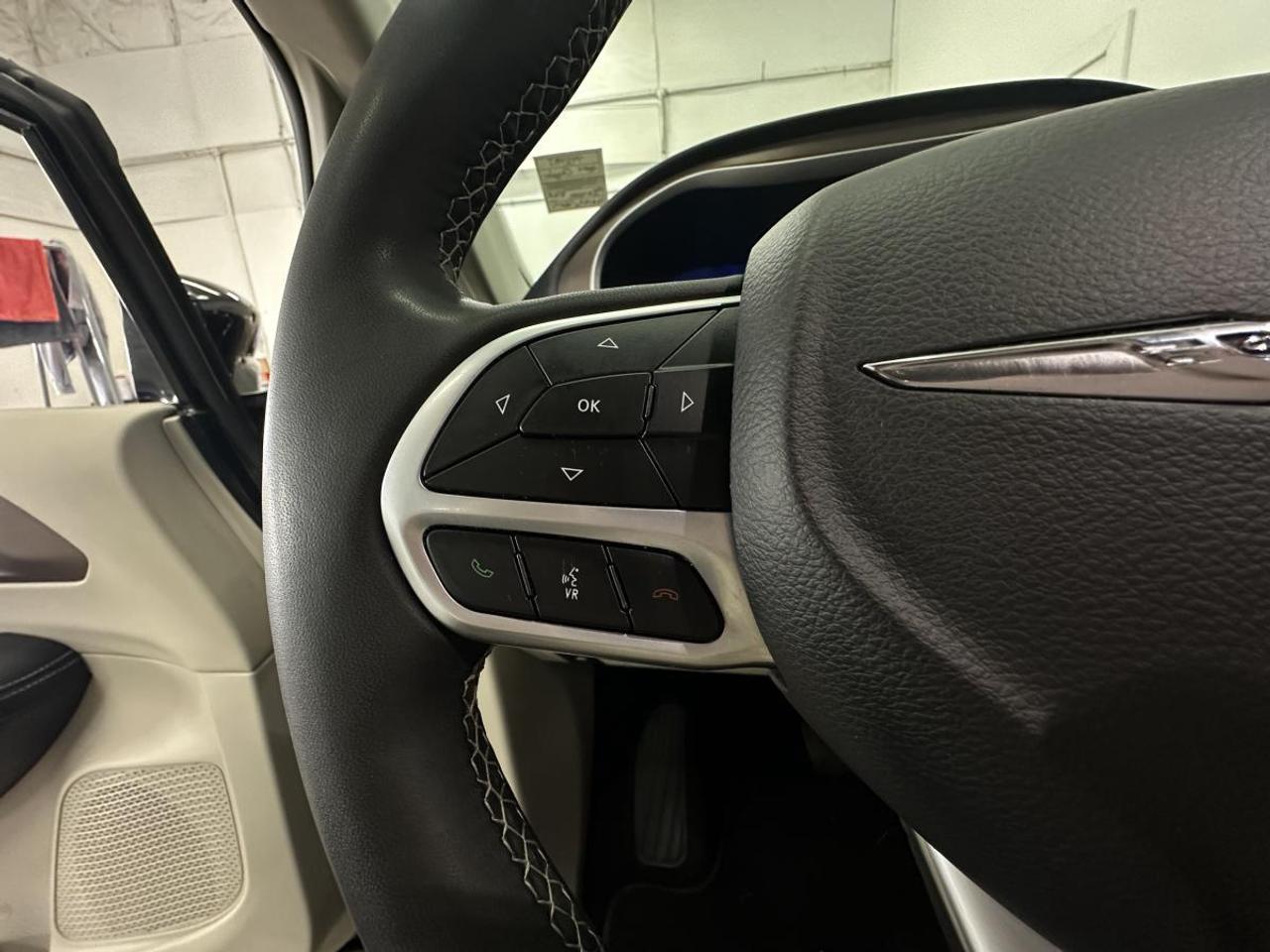 2024 Dodge Grand Caravan SXT/DUAL SLIDERS/NAVIGATION/PWR GATE! Photo