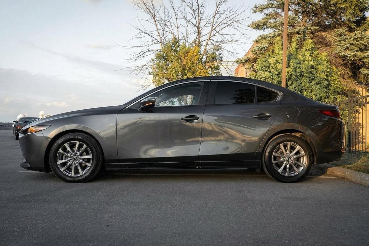 2023 Mazda MAZDA3 GS Photo