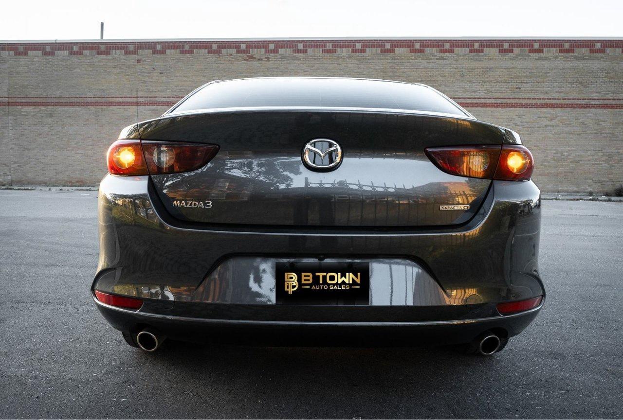 2023 Mazda MAZDA3 GS Photo