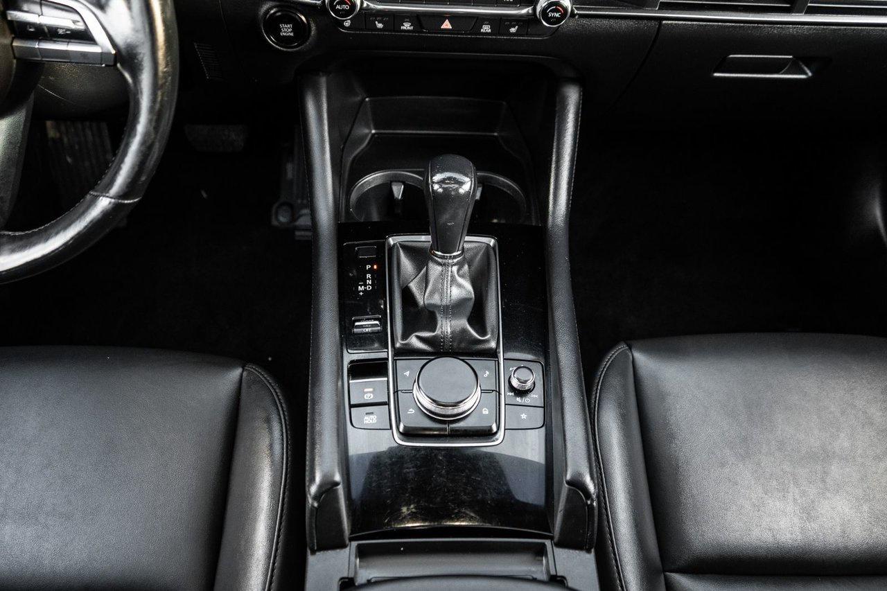 2023 Mazda MAZDA3 GS Photo