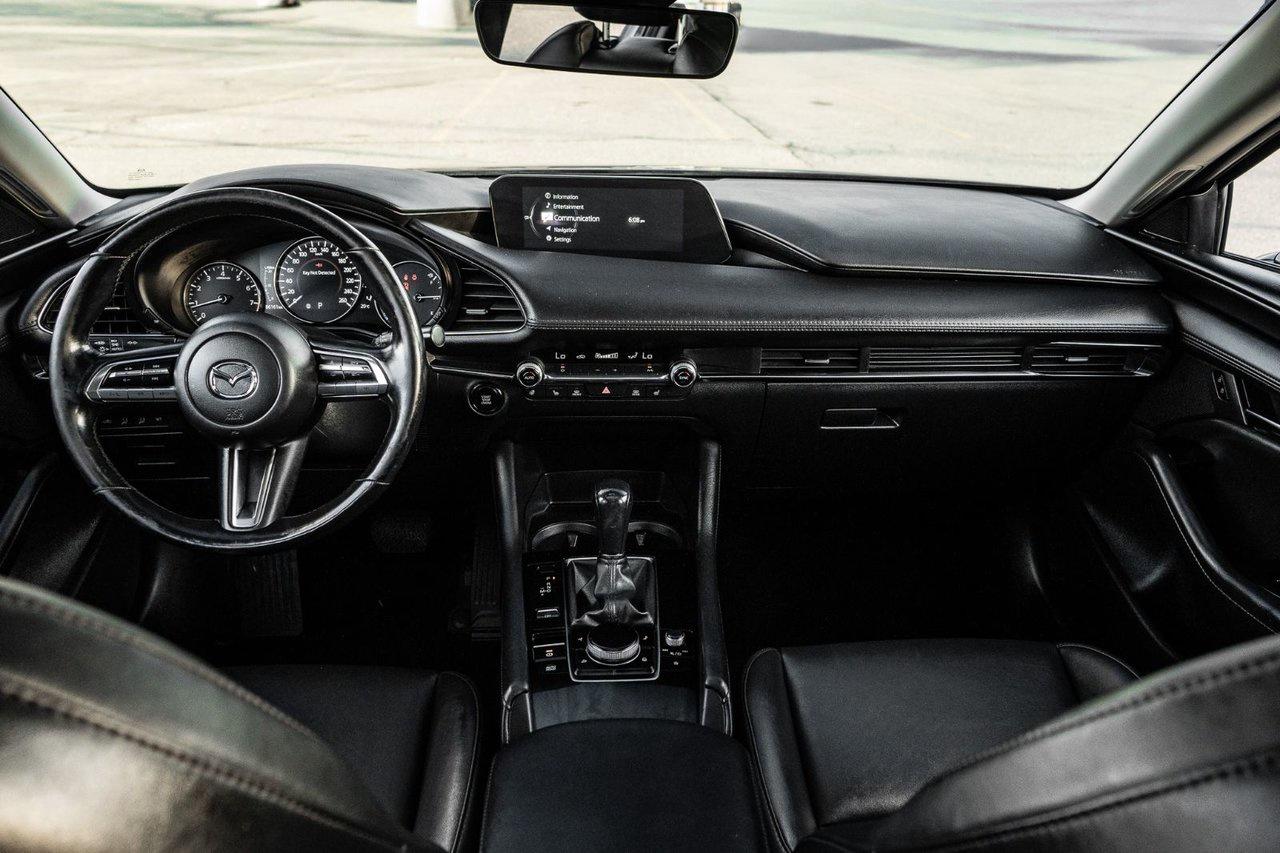 2023 Mazda MAZDA3 GS Photo